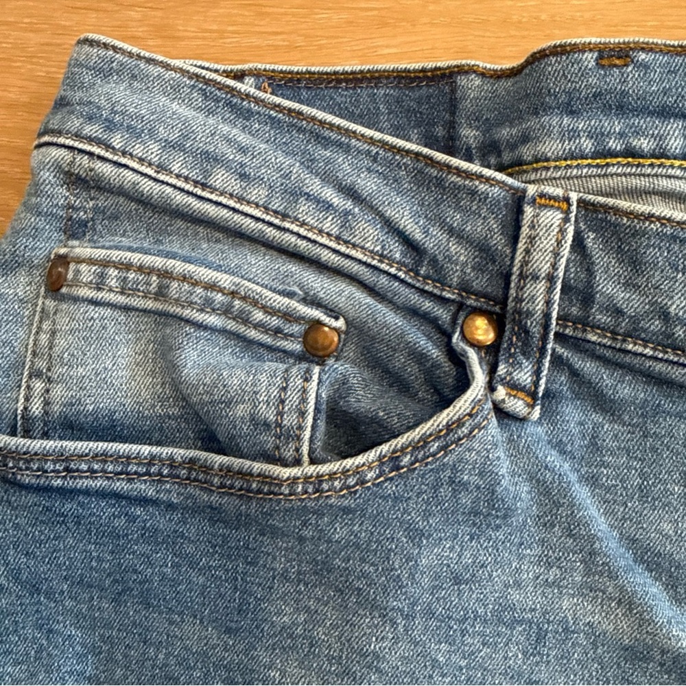 Wrangler Premium Quality Men's Jeans 38x32  Light-Medium Wash Blue Denim Comfort - Picture 6 of 15